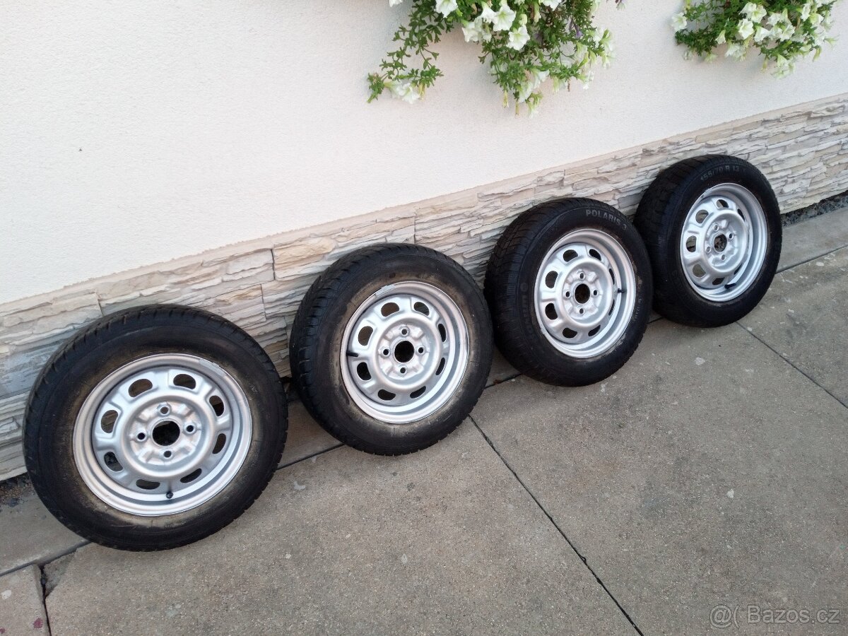 Starší zimní kola 155/70 R13