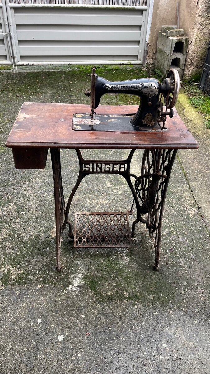 Šicí stroj Singer