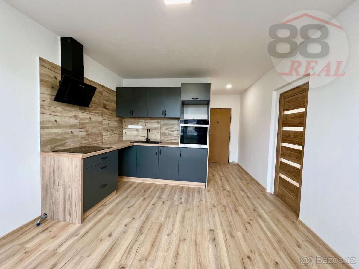 Pronájem 1+1, J.Á. Komenského, Klášterec nad Ohří