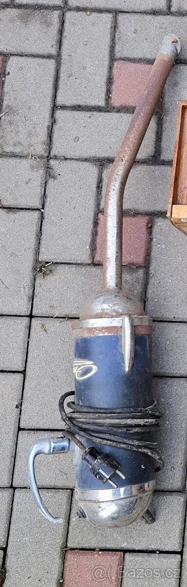 Retro vysavač Omega