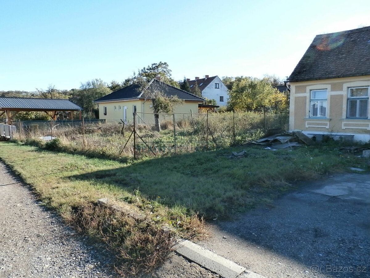 Na prodej stavební pozemek 663m2 Vrbovec-Hnízdo, prodej poze