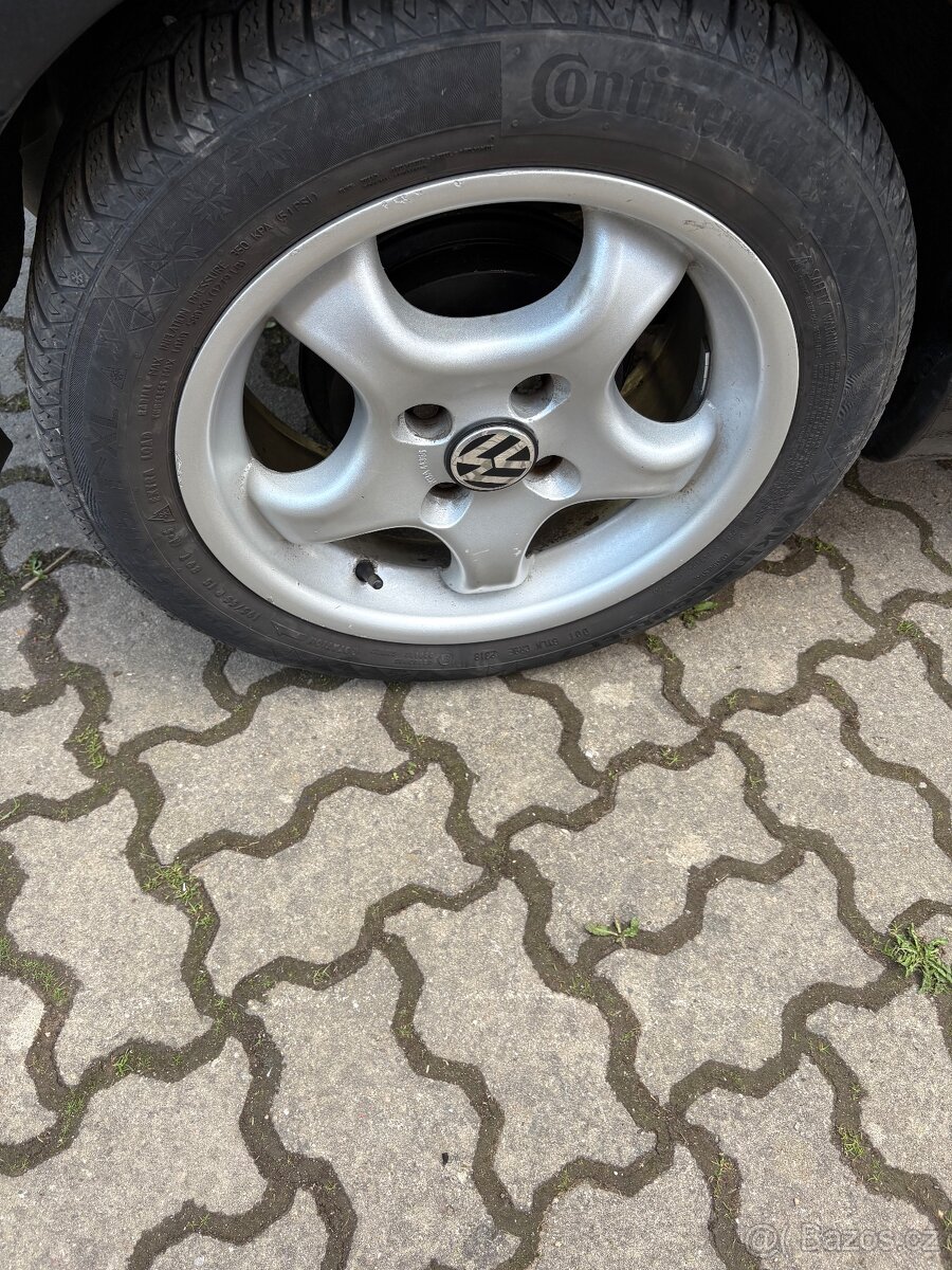 Alu kola 4x100 R15 pneu 195/55/15 na jednu sezonu