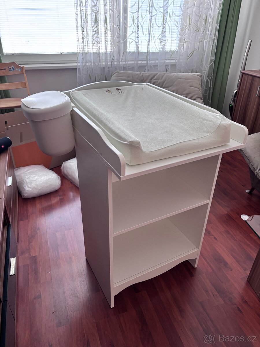 Přebalovací pult Ikea