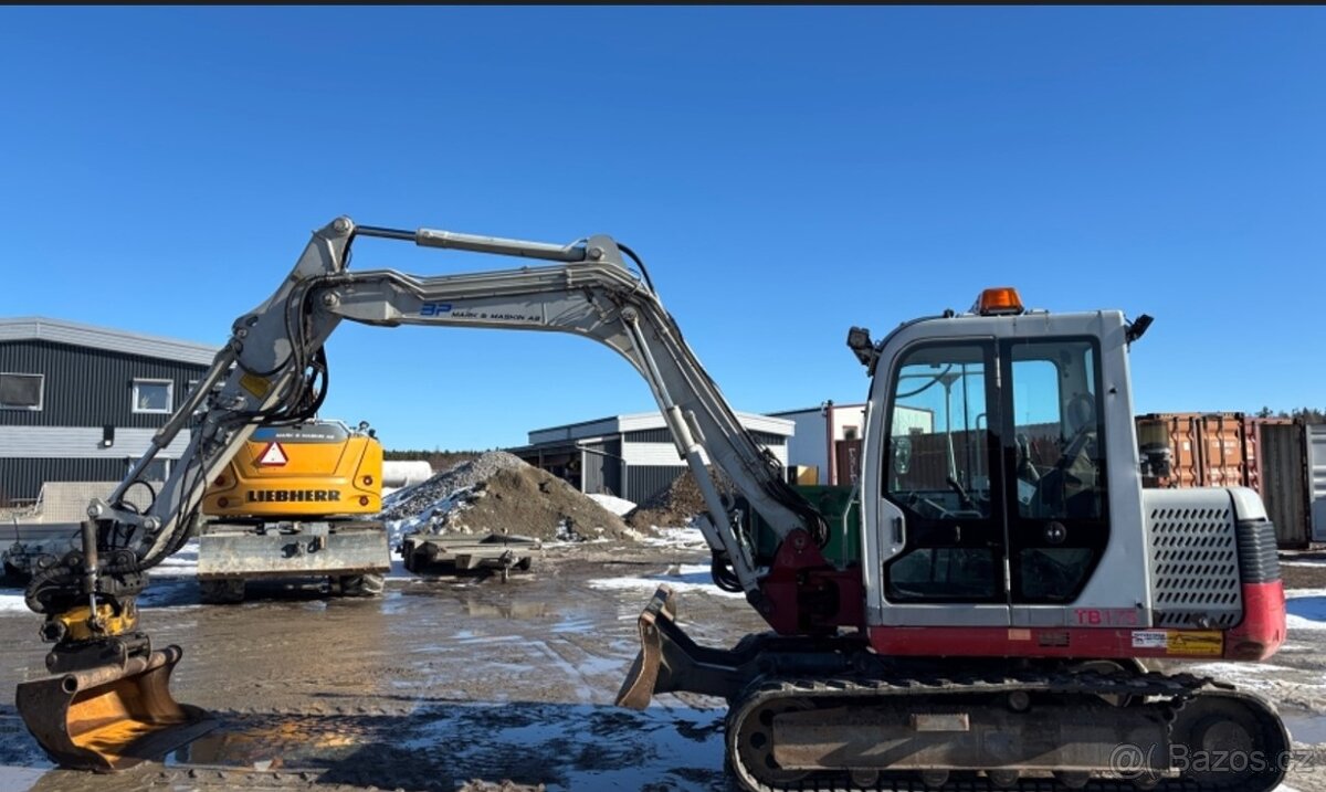 Rypadlo Takeuchi TB175