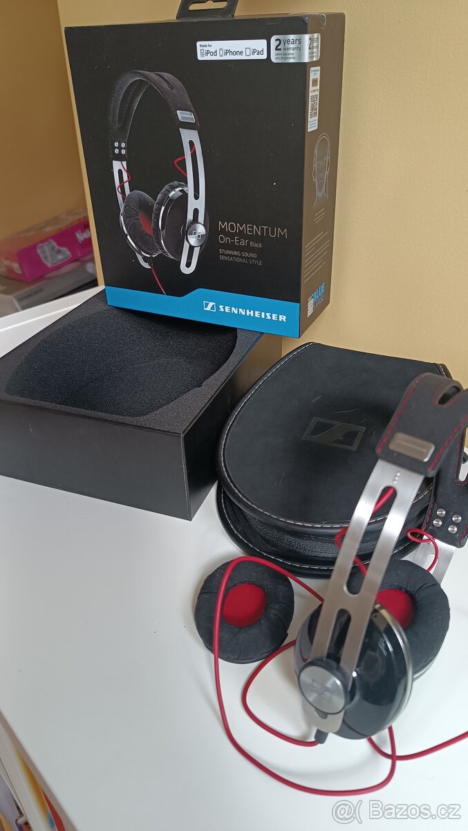Sennheiser momentum on ear