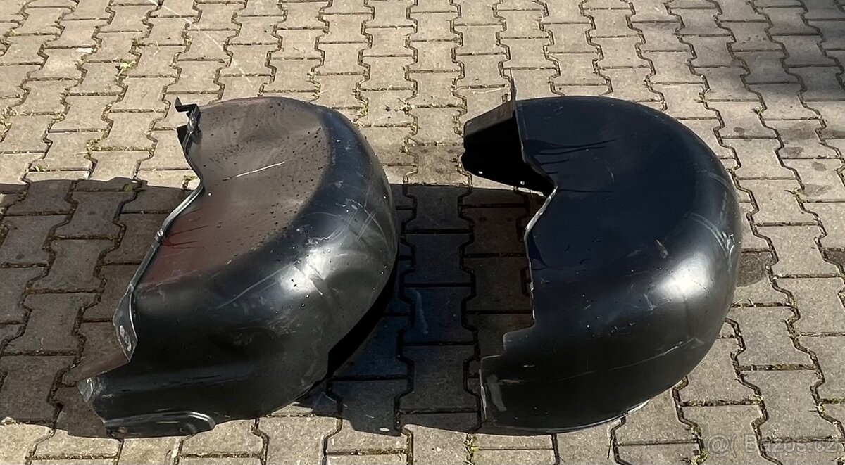 VW T5 zadní plastové nadkolí