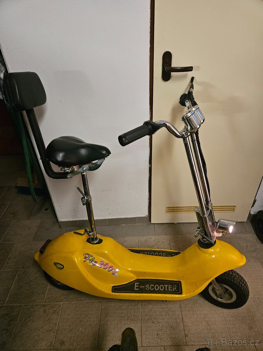 Elektro skútr
