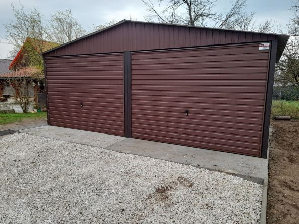 Plechová garáž pro dvě auta 6x5m