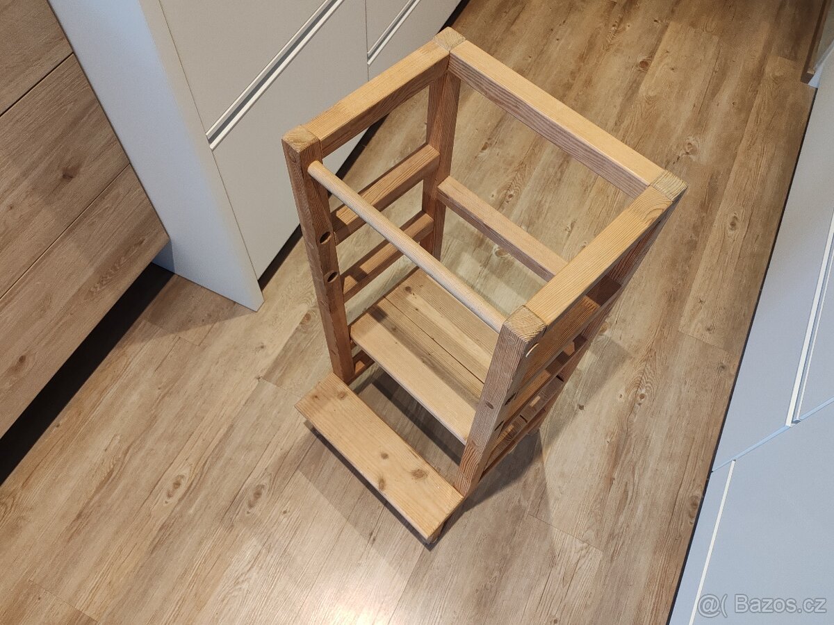 Dětská učící věž / stolička
