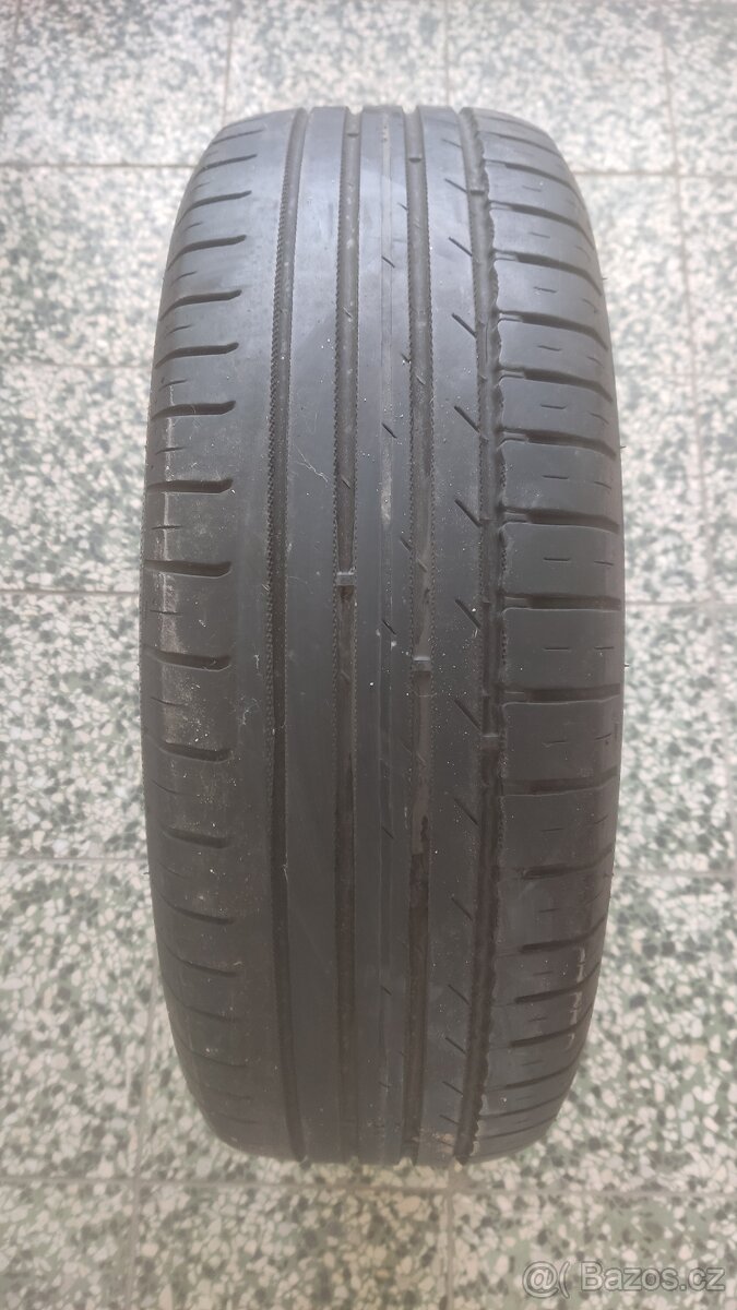 Letni pneu 185/60/15