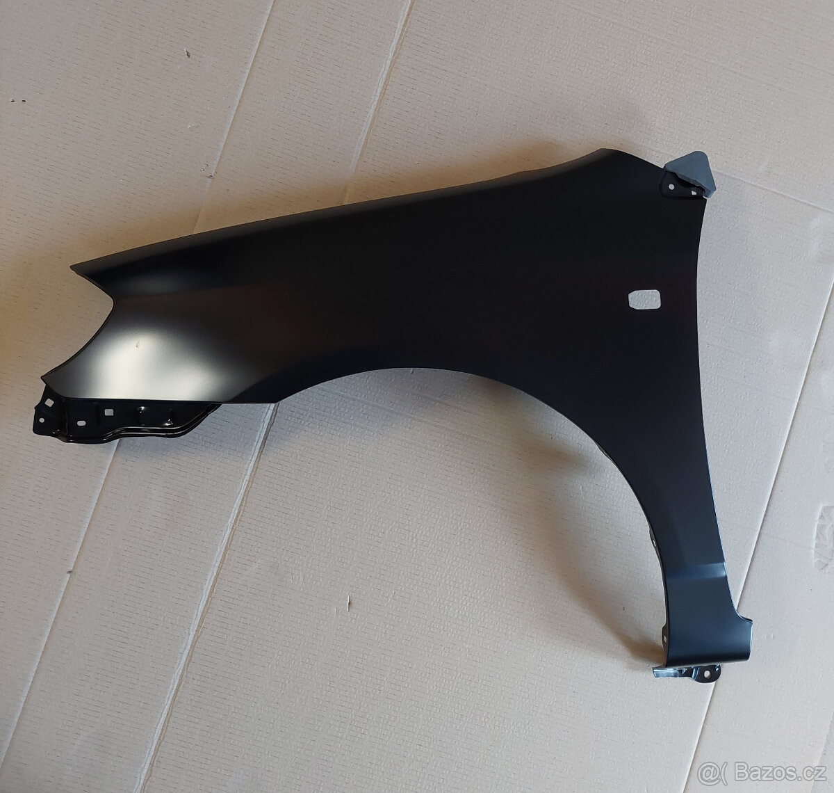 Prodám nový blatník přední levý TOYOTA COROLLA 02-07