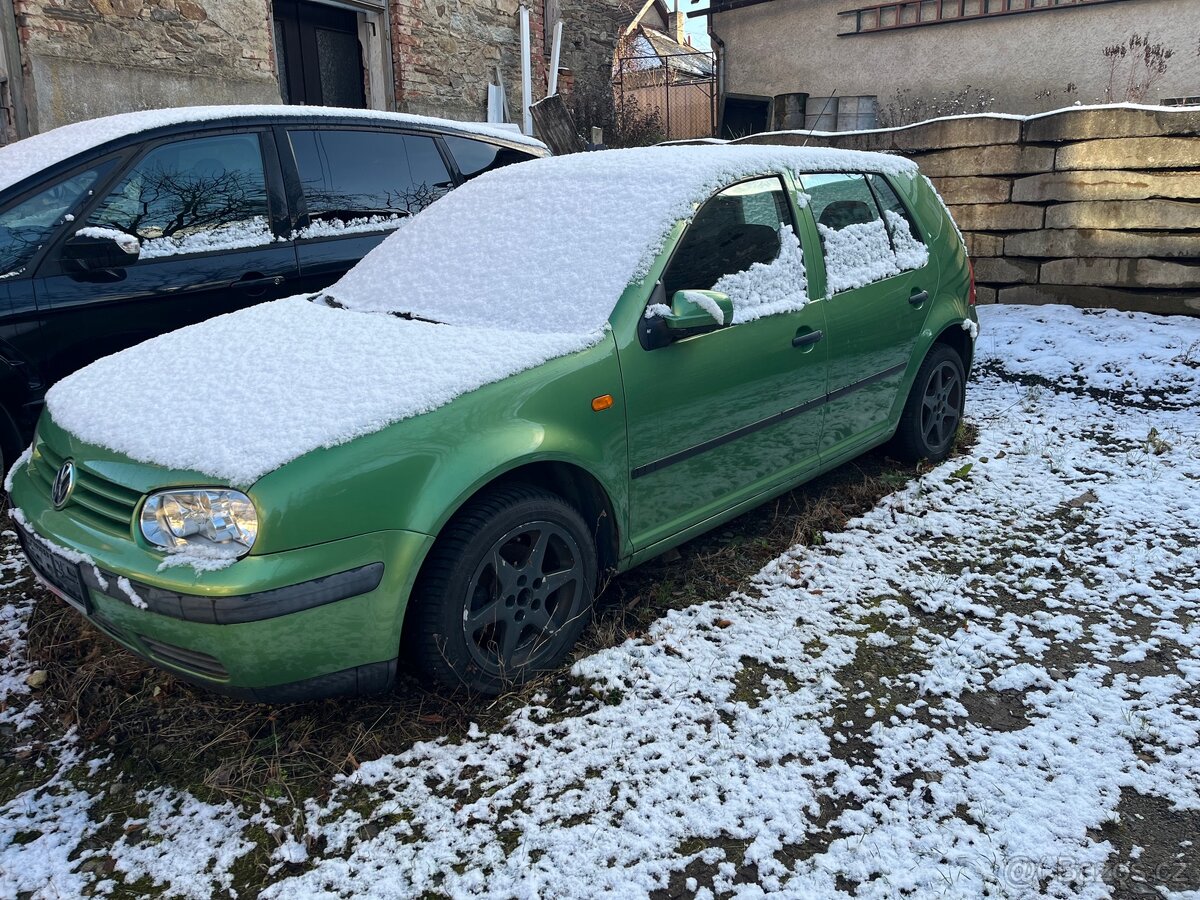 Vw golf 1,6i rok 2002 dovoz