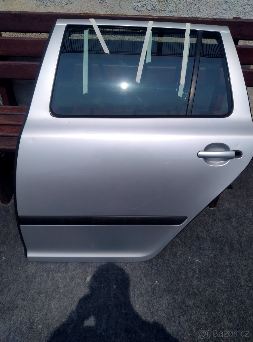 Octavia 2 combi zadní dveře levé 9156