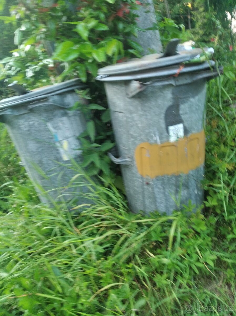 Prodám dvě popelnice