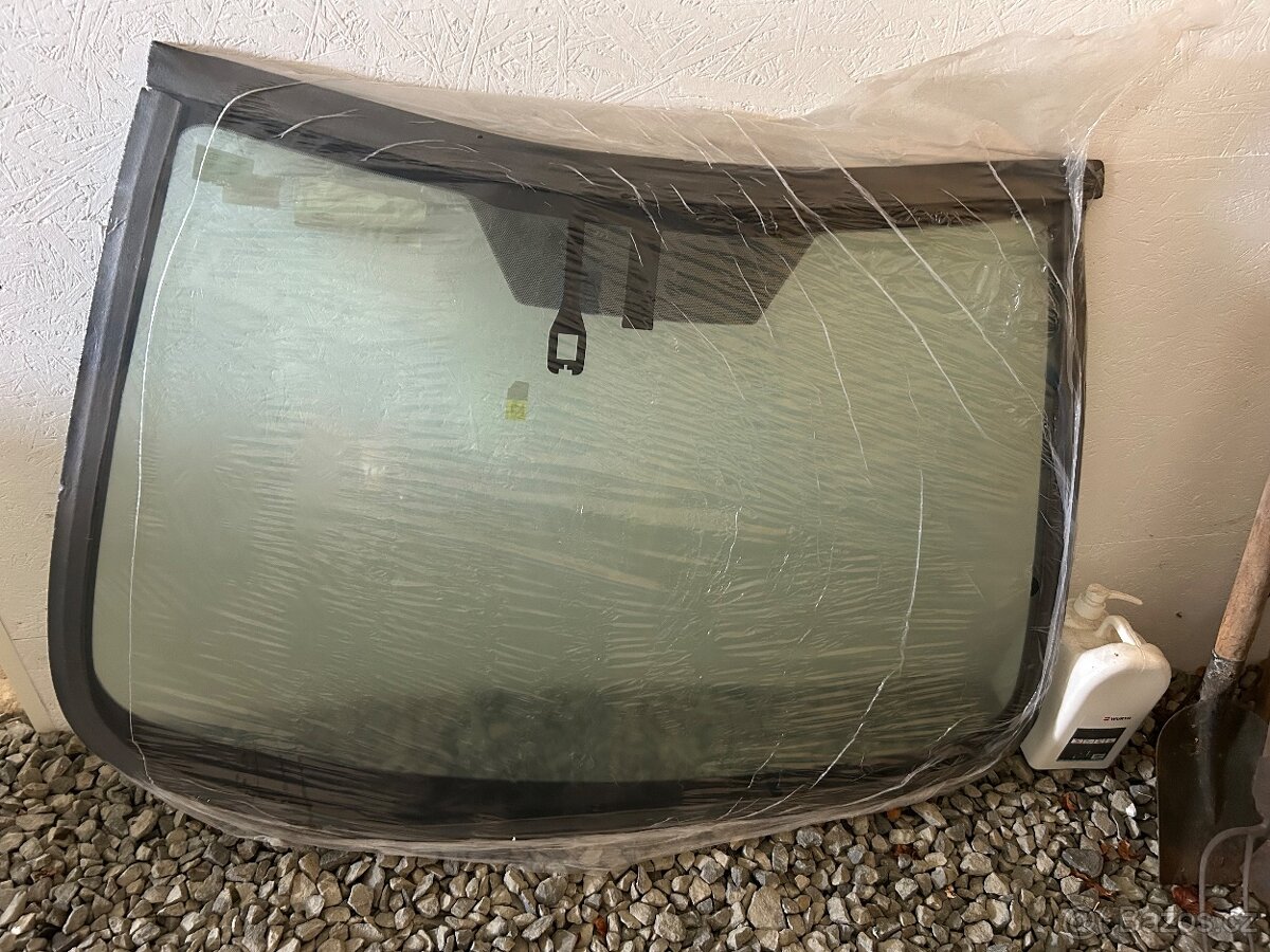 Čelní sklo Toyota Auris