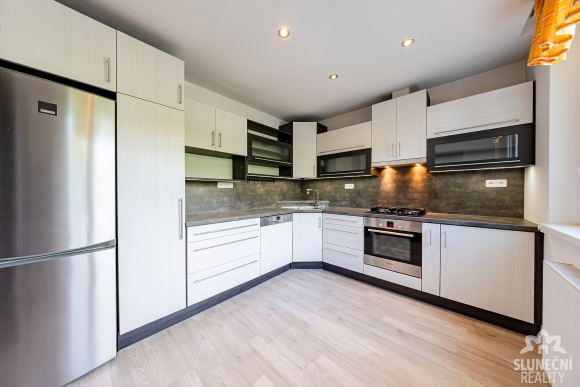 Prodej bytu 3+1, 72 m², Uherské Hradiště - Jarošov