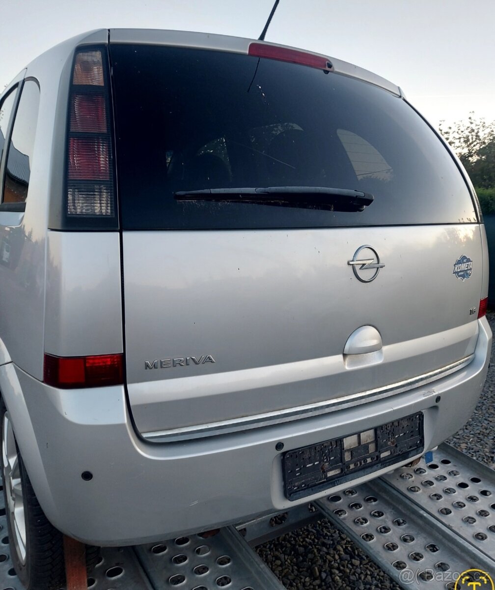 Opel Meriva Z 157 dveře - nárazník - světlo