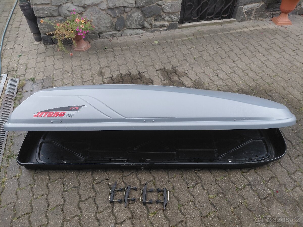 střešní box