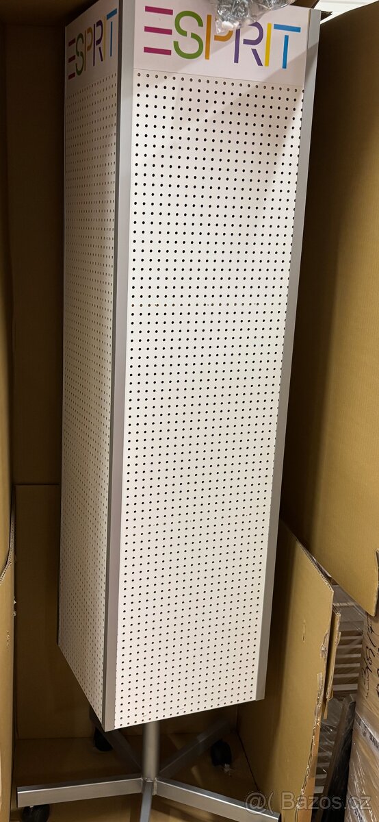 Prodám Otočný stojan na zboží (+háky)