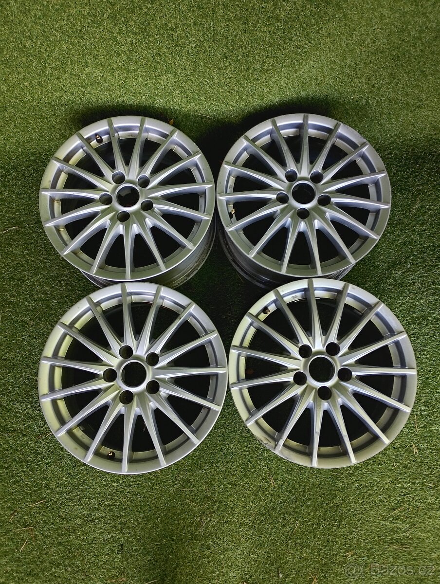 Alu disky BMW s vícepaprskovým designem