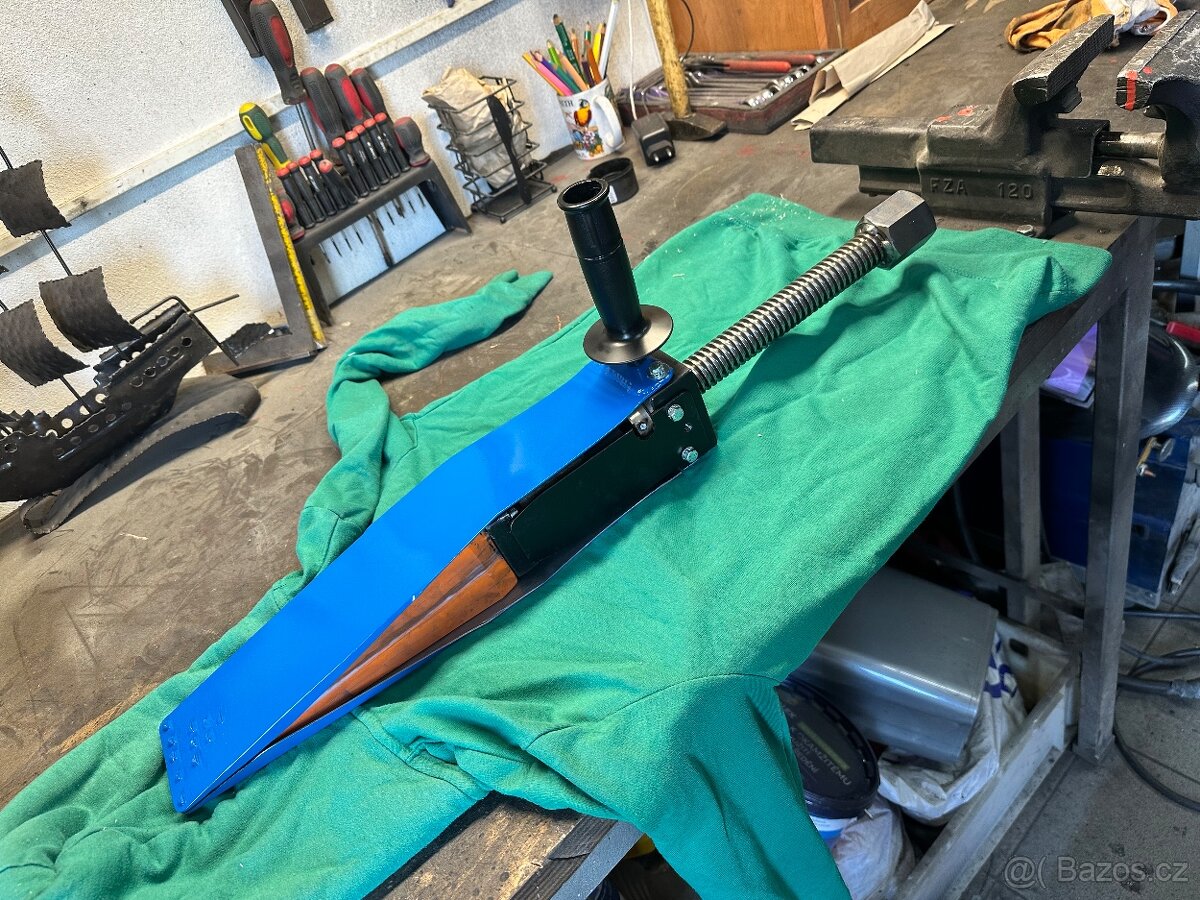 prodám VYLEPŠENÝ velký mechanický klín na kácení 1600Nm+