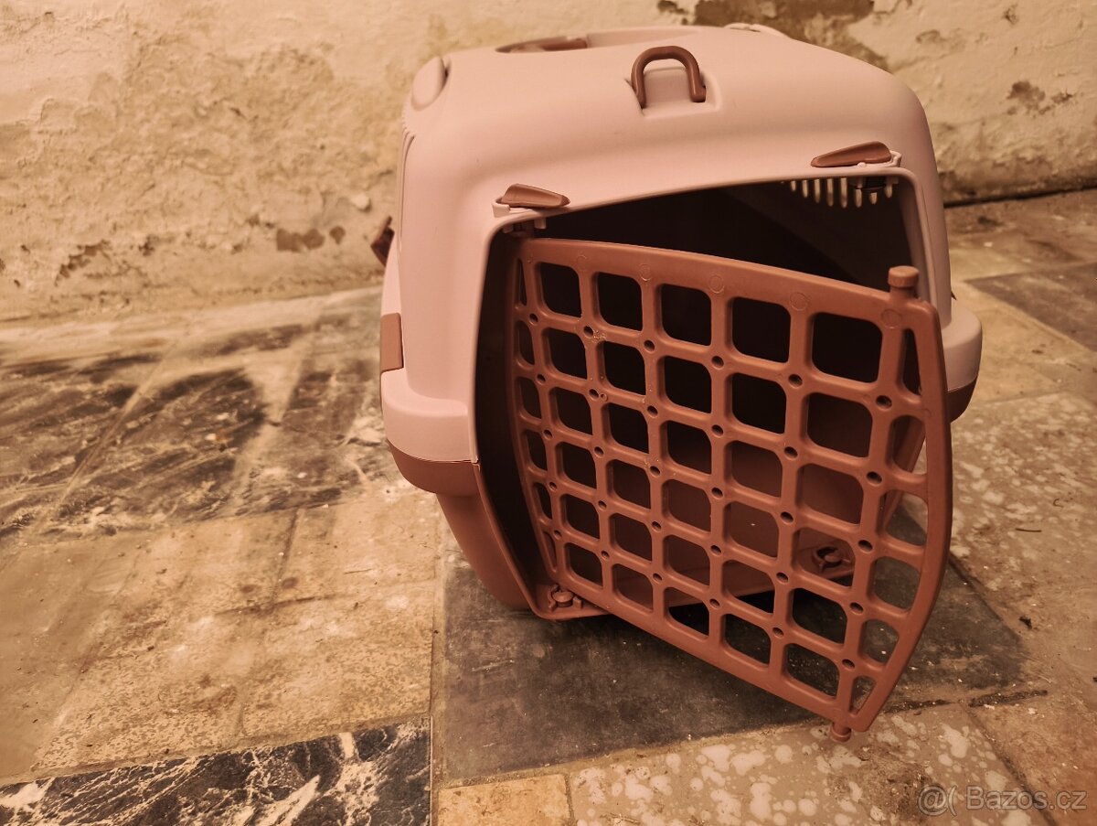 Přepravka na kočky