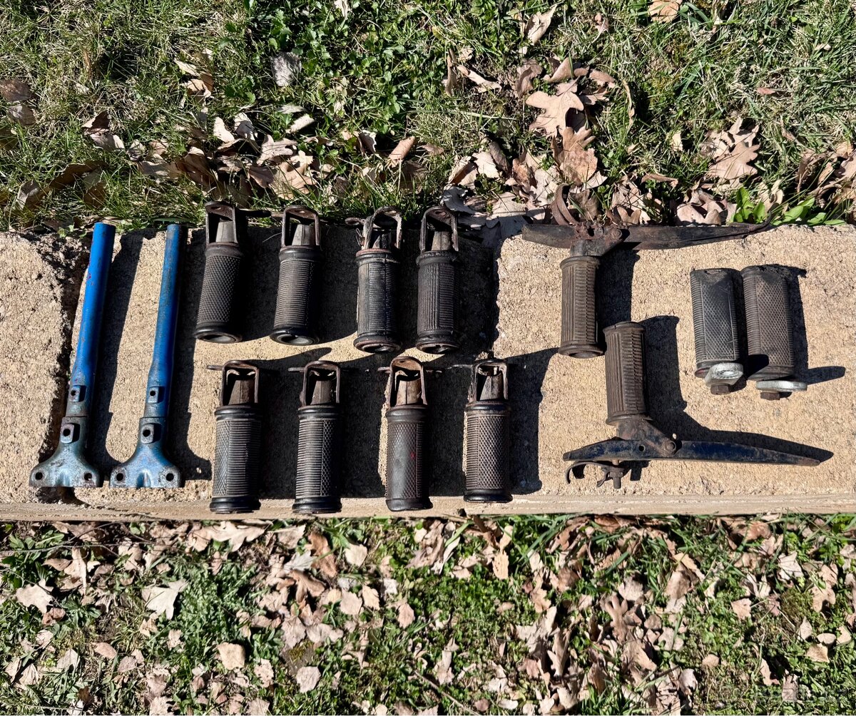 Jawa ČZ kývačka, ČZ - stupačky