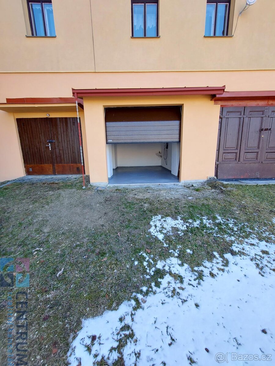 Pronájem garáže s elektronabíječkou