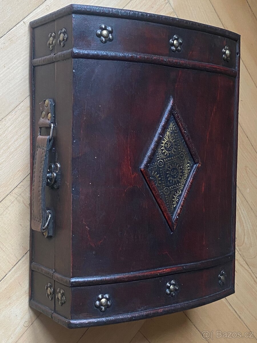 Sada příborů v kufříku