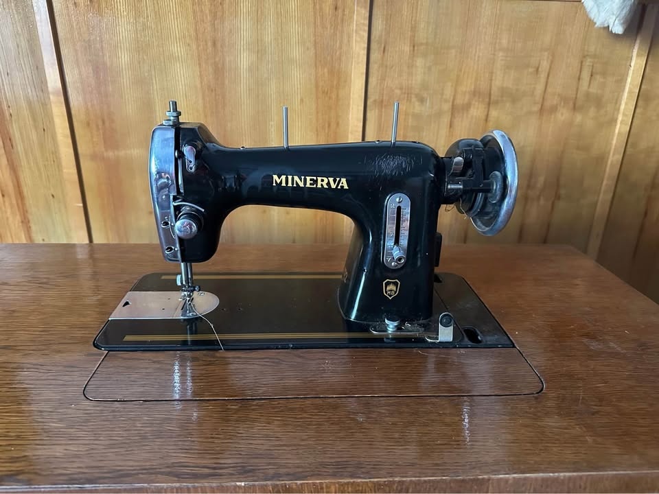 Staré šicí stroje