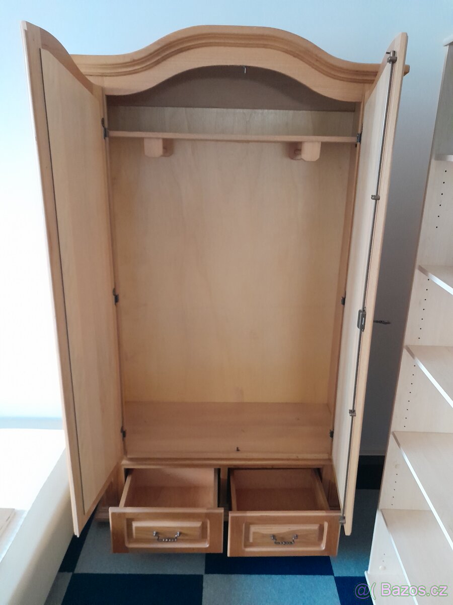 Šatní skříň
