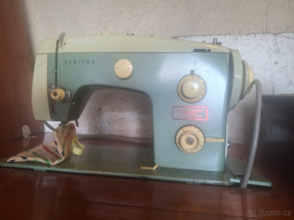 Elektrický šicí stroj Veritas