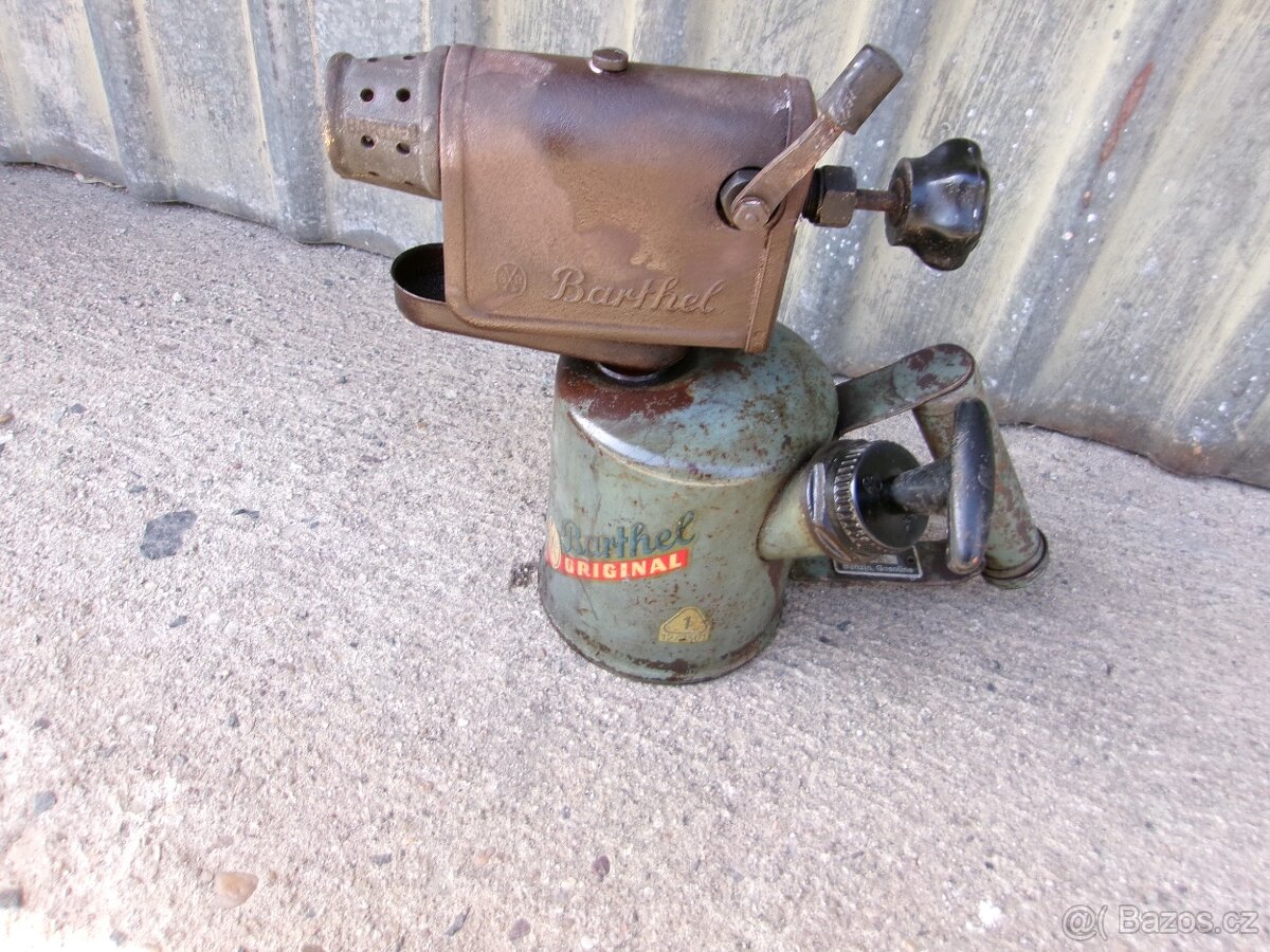 stará benzínová letlampa