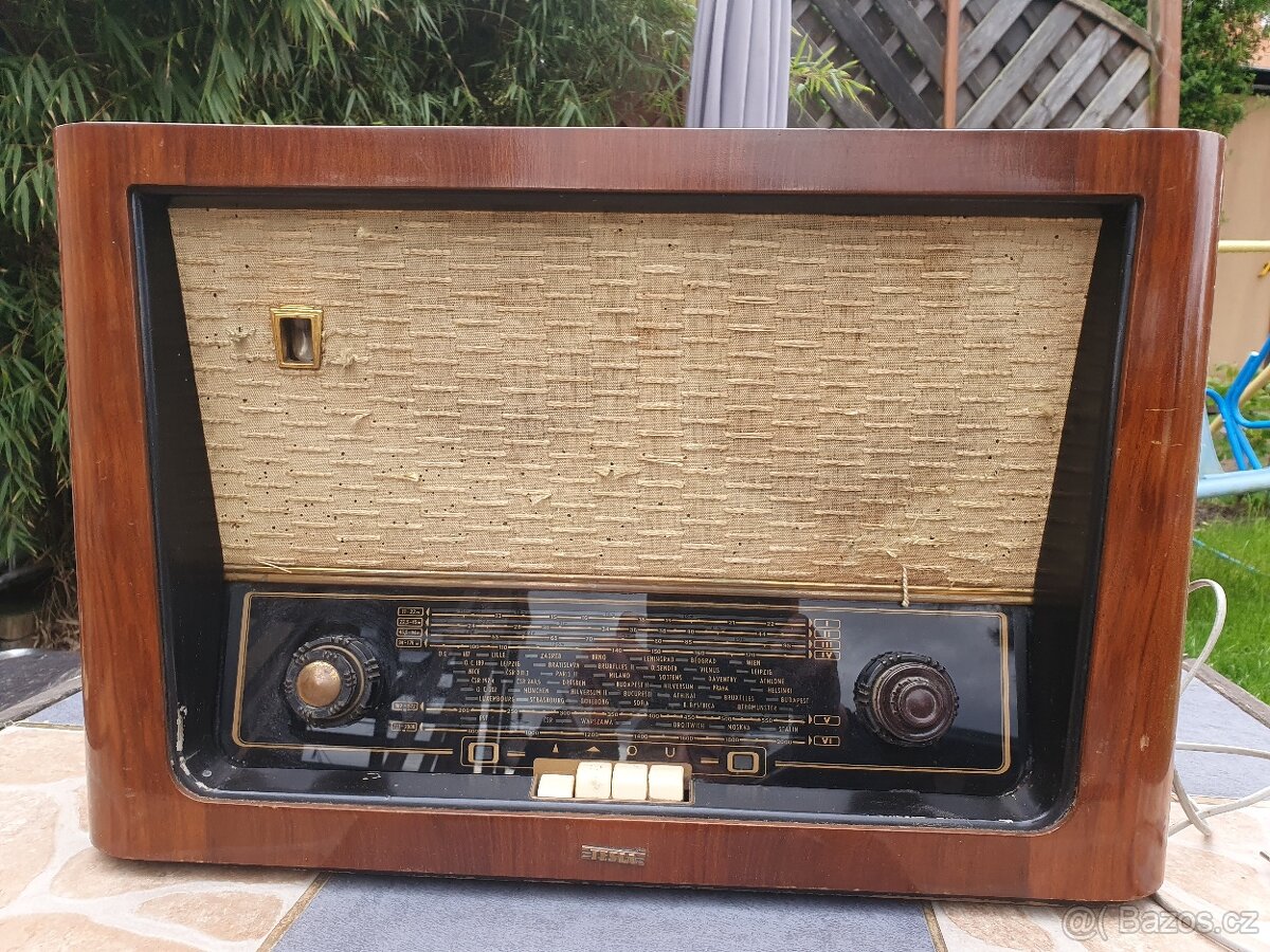 Retro rádio Tesla