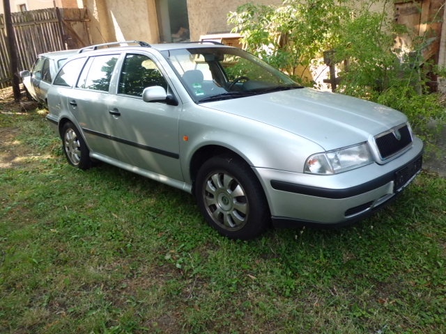 Škoda Octavia díly z vozu - pouze volat
