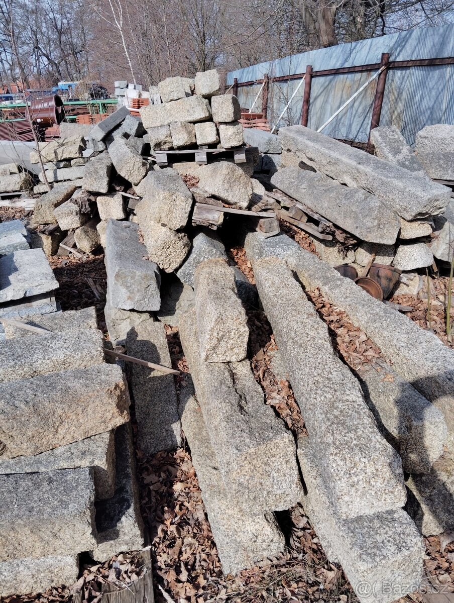 Kamenné obrubníky 40 cm  - 170 cm