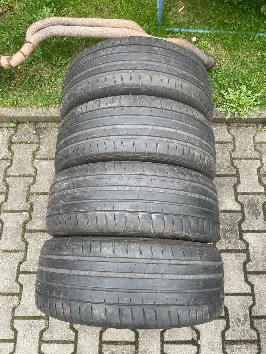Letní pneu 235/45 R18 Michelin Pilot Sport 4