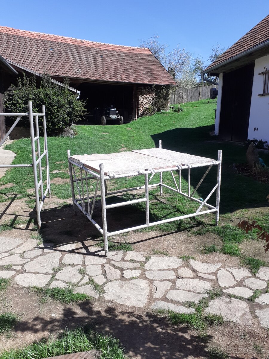 Prodám hlinikove leseni - 3 kostky