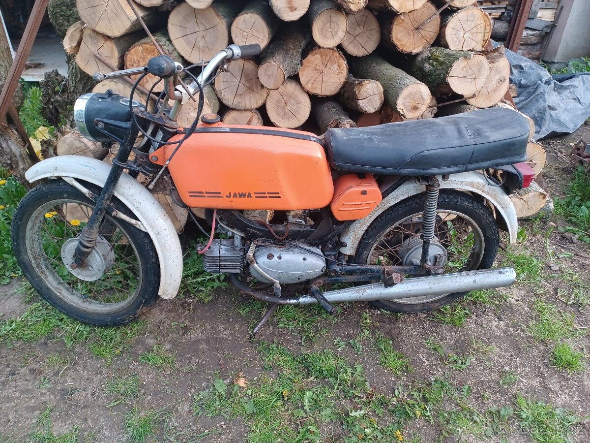 Jawa 50 23 mustang BEZ TP. motor se toci