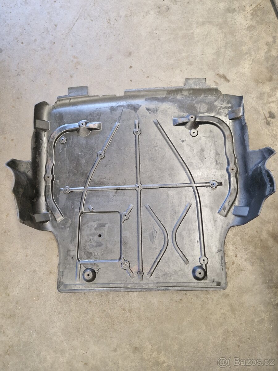 Kryt pod motor VW T5