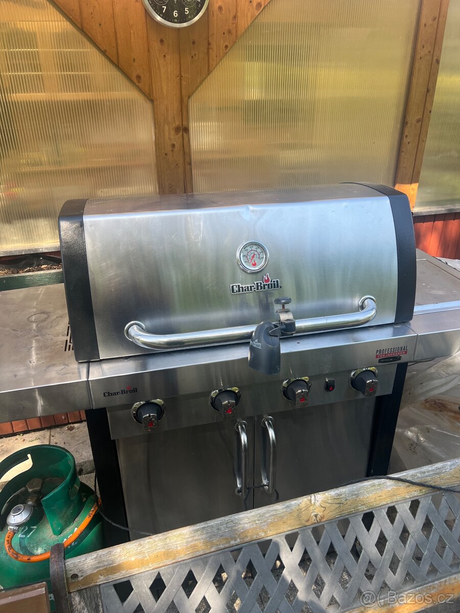 Plynový gril char- broil