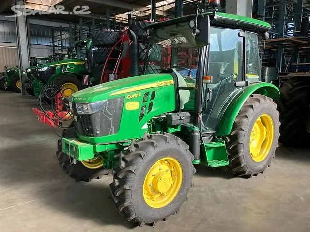 John Deere 5067 E