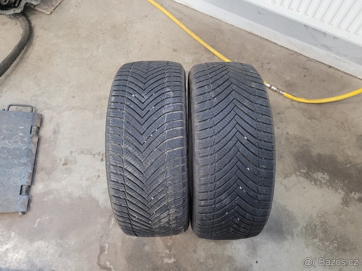 Prodám 2 celoroční pneu 215/45 R16 IMPERIAL 6mm