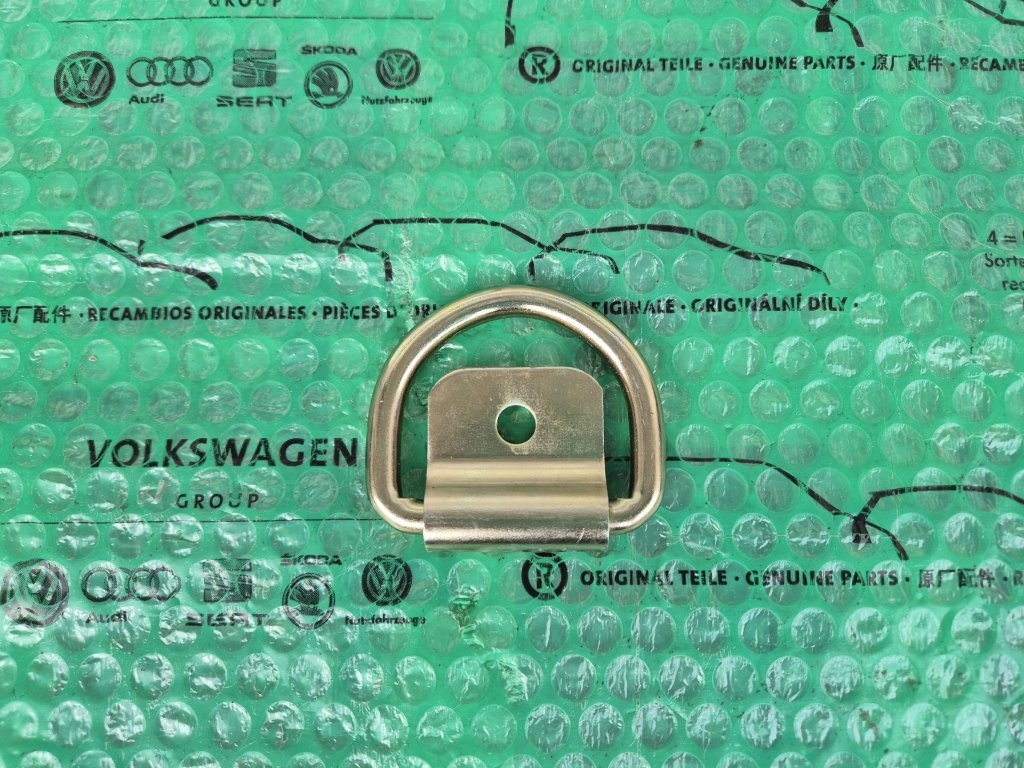 úchytné oko na korbu Škoda Felicia Pick Up 6U9801983