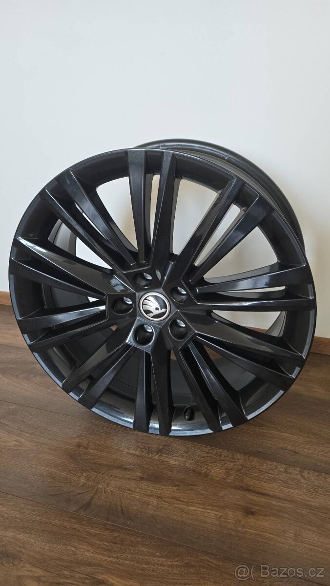 Kola Škoda Superb