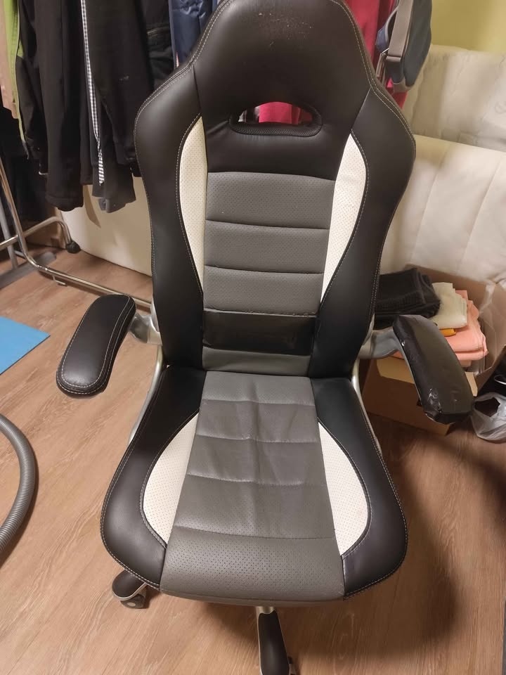 Otočná židle