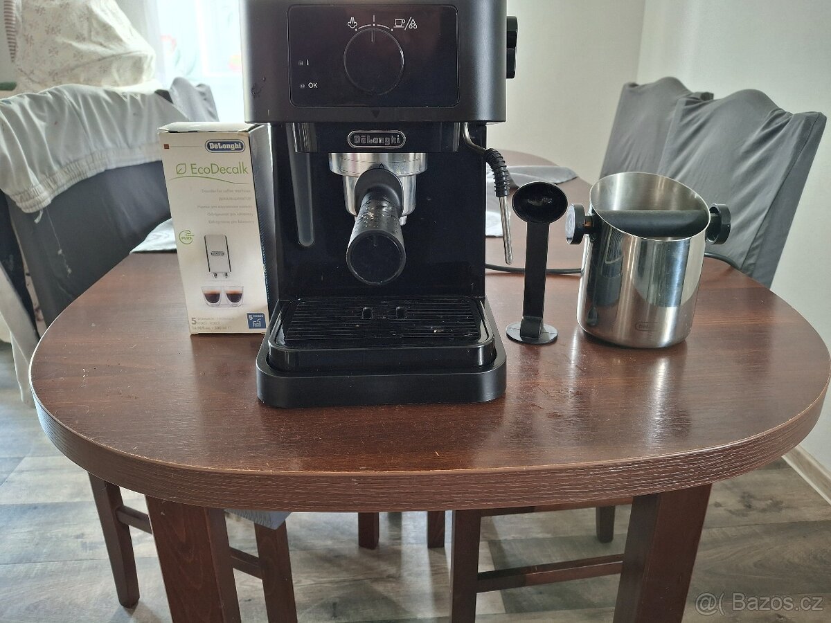 Pákový kávovar delonghi