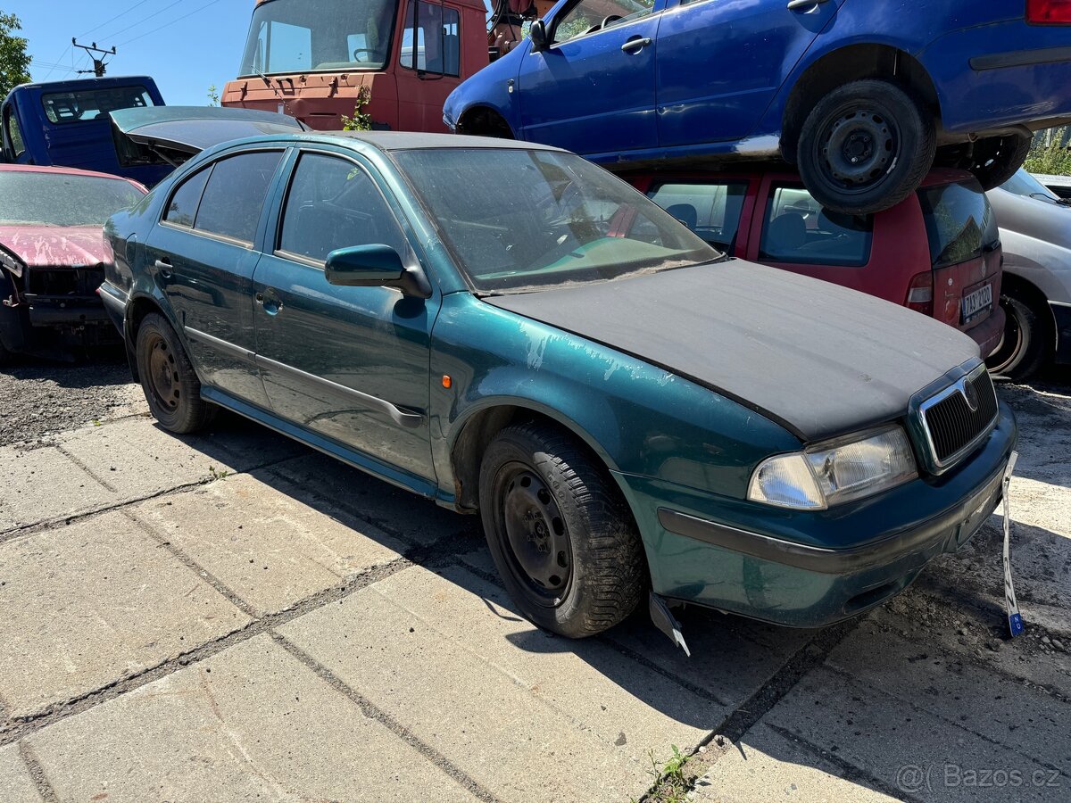 Škoda Octavia 1 liftback (před facelift)