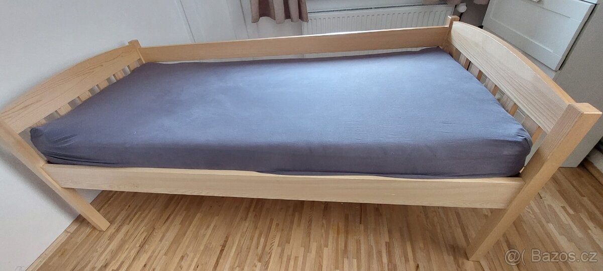 Postel 90x200 masiv smrk