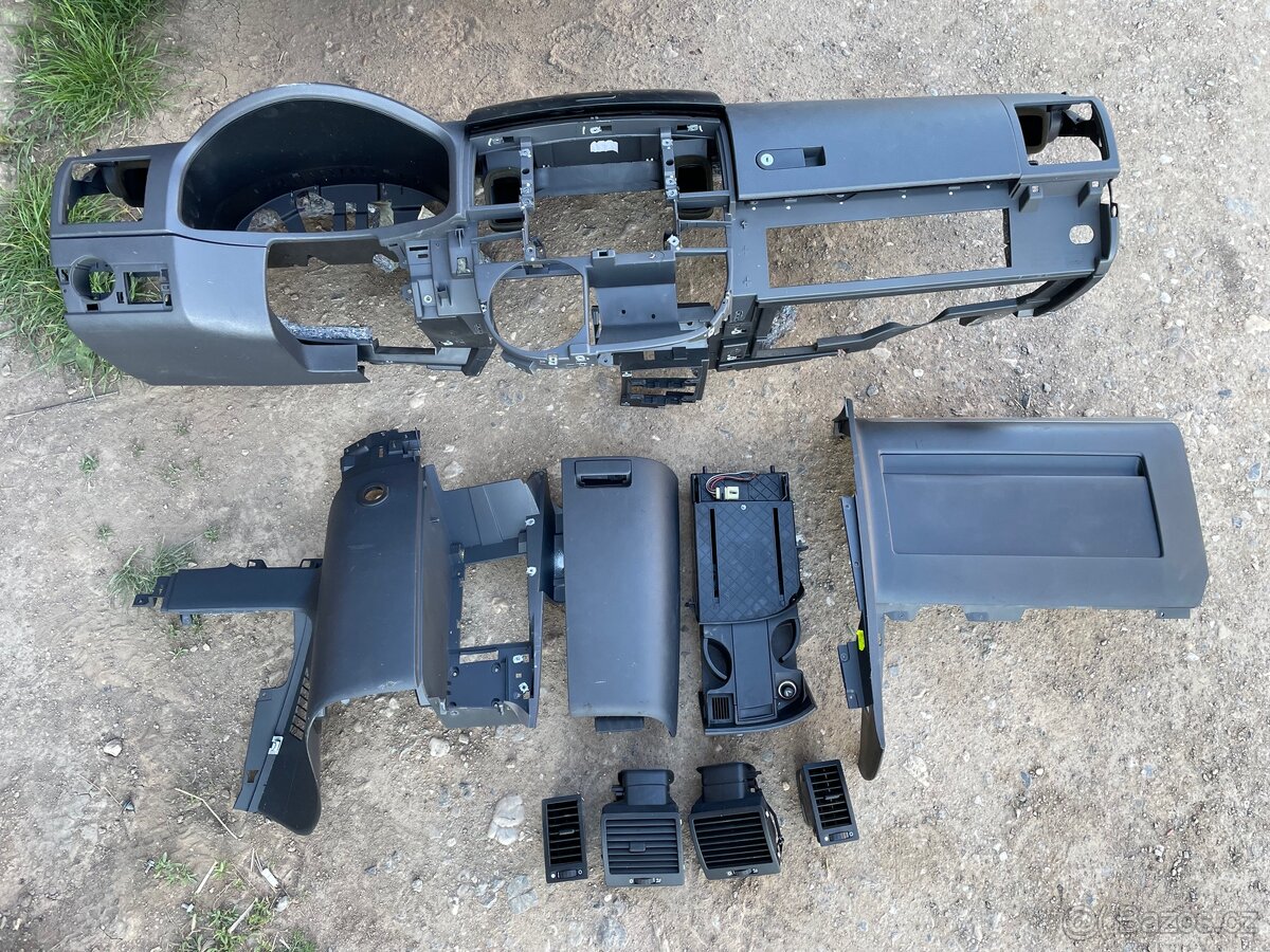 Palubní deska VW T5 MULTIVAN